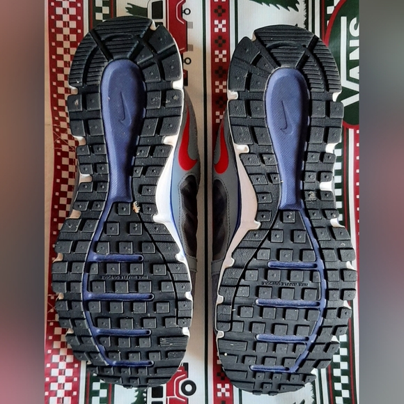 Nike Dual Fusion ST2 Running Shoes - Picture 12 of 13